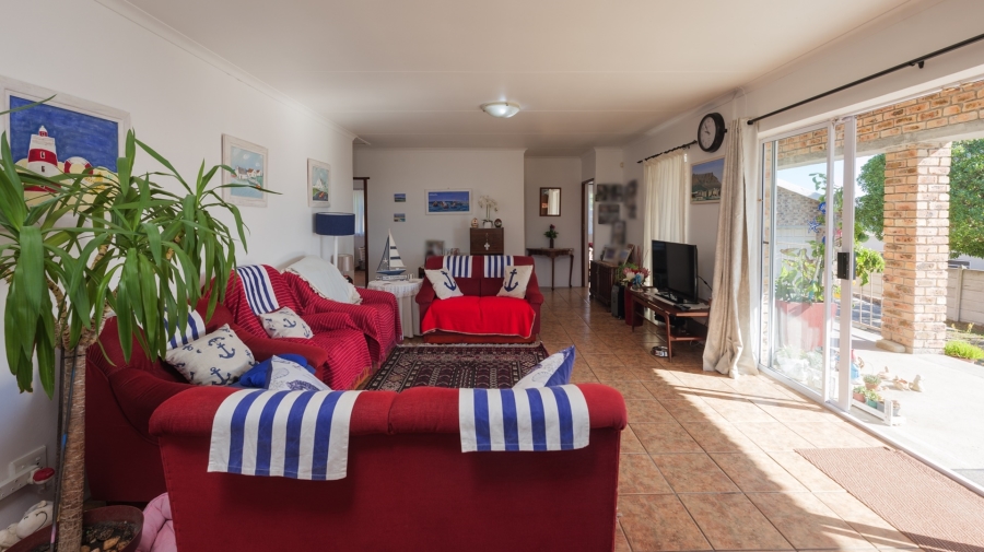 3 Bedroom Property for Sale in Struisbaai Western Cape